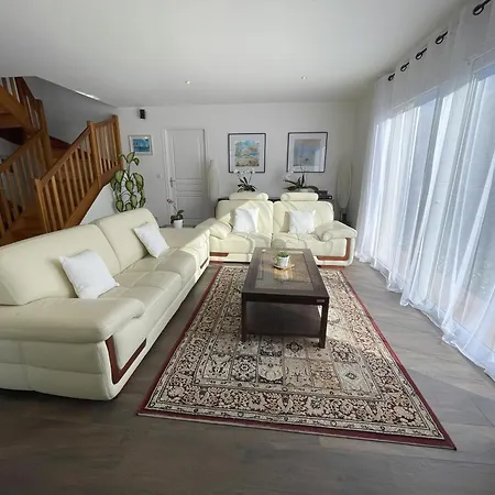 Villa Belle Avec Piscine Proche De Geneve